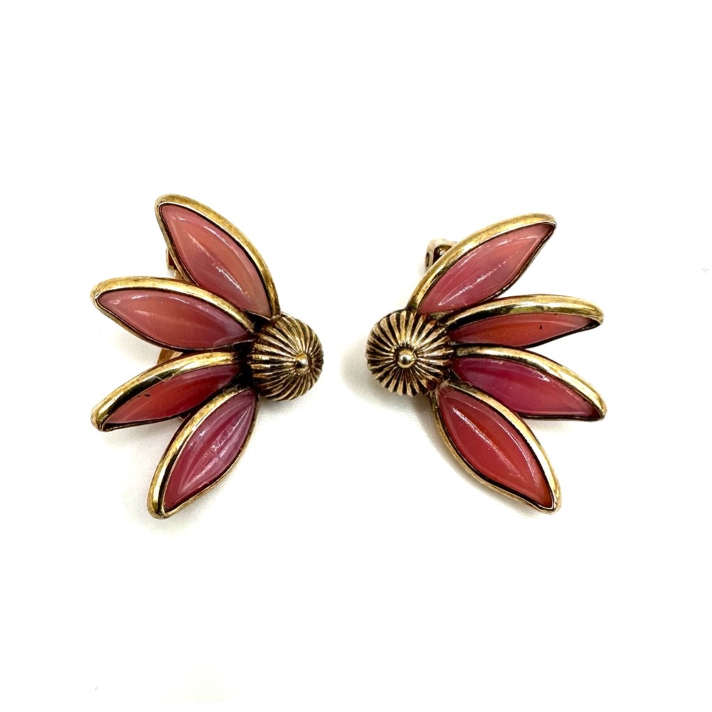 Vintage 1951 Crown Trifari Petalette Poured Glass Flower Clip Earrings